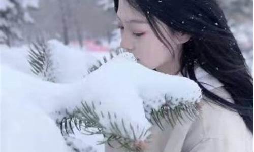 下雪文案短句温柔_高情商下雪幽默句子